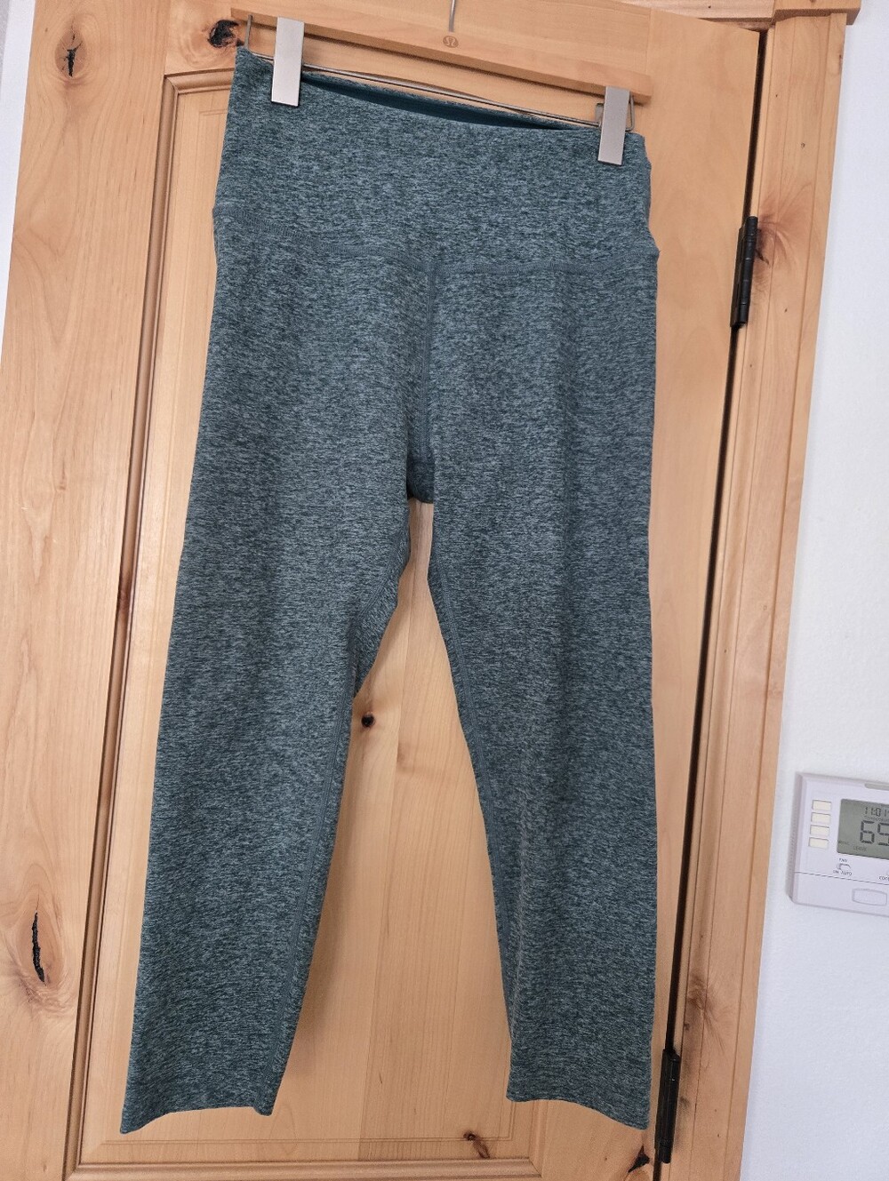 Beyond Yoga Women's Green Space Dye Cropoed Leggings XL